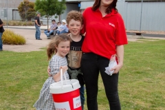 Jessica-Porter-collects-donations-with-her-children-Dylan-and-Evie